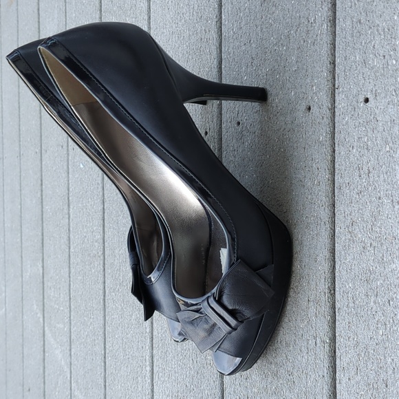 Marc Fisher Manilla Leather Peep Toe Bow Heels - Picture 3 of 13